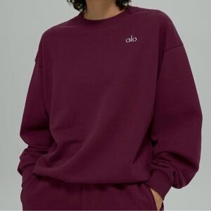 ALO Yoga Burgundy Accolade Crewneck